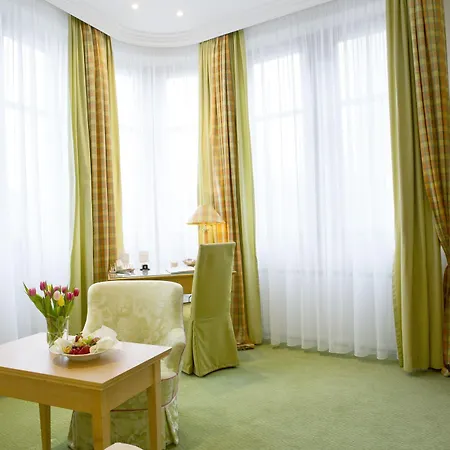 Central-hotel Kaiserhof 4*