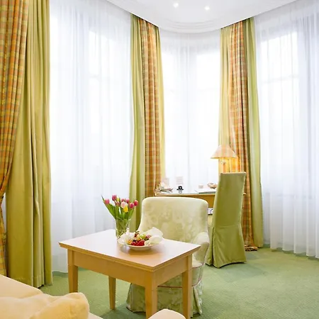 Central-hotel Kaiserhof Szálloda 4*