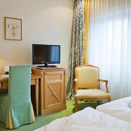 Central-hotel Kaiserhof 4*