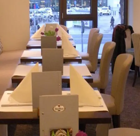 Central-hotel Kaiserhof מלון 4*