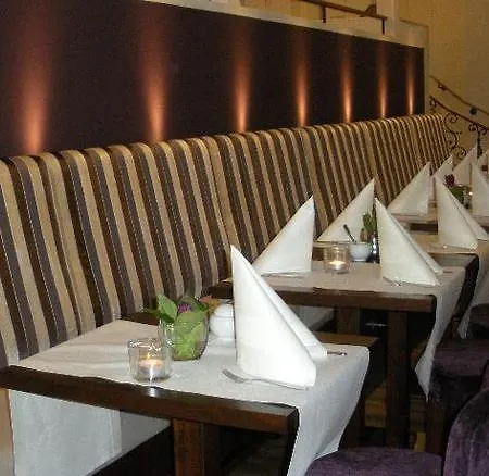 Central-hotel Kaiserhof מלון