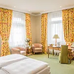 Central-hotel Kaiserhof 4*