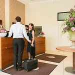 Central-hotel Kaiserhof 4*