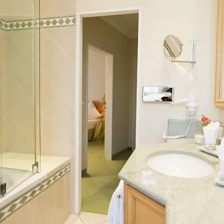 Hotel Central-hotel Kaiserhof 4*