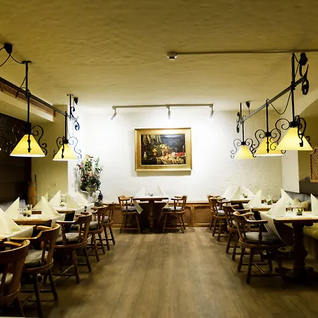 Central-hotel Kaiserhof 4*