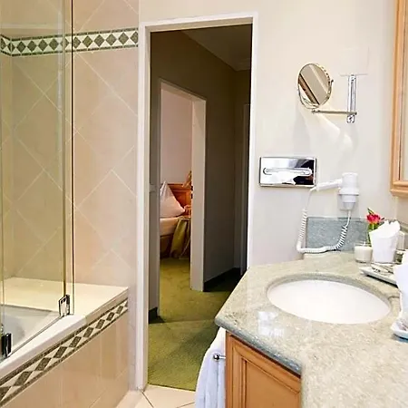 Central-hotel Kaiserhof Hotel 4*