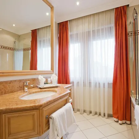 Central-hotel Kaiserhof 4*