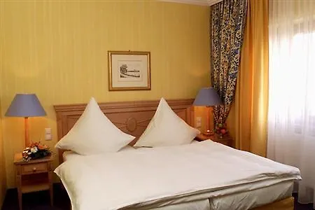 Central-hotel Kaiserhof 4*