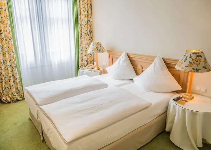 Central-hotel Kaiserhof 4*