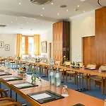 Central-hotel Kaiserhof 4*