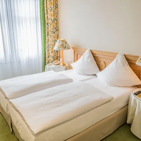 Central-hotel Kaiserhof 4*